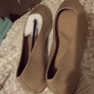 Antonio Melani dress flats